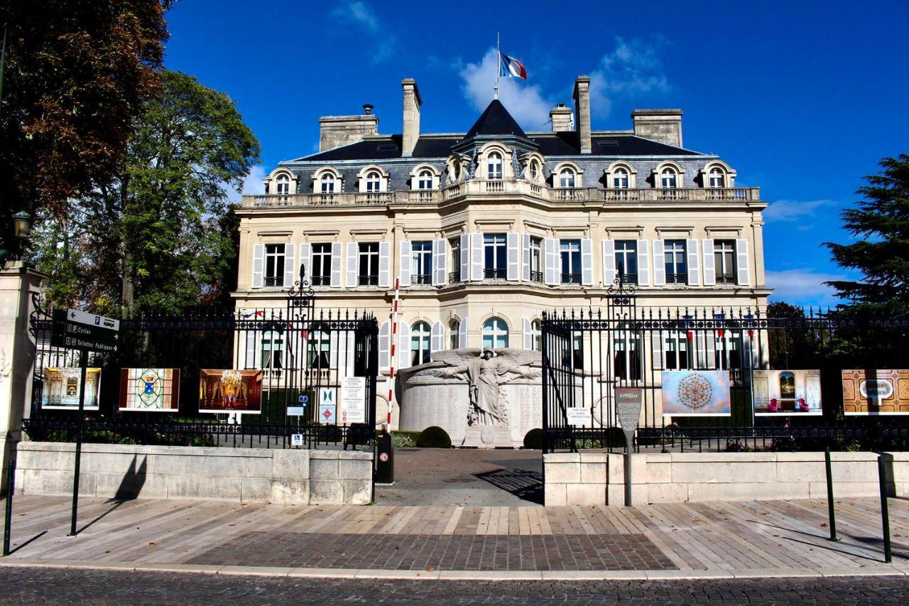 La Demeure Du Marechal-Ferrant Apartment Pierry Exterior photo